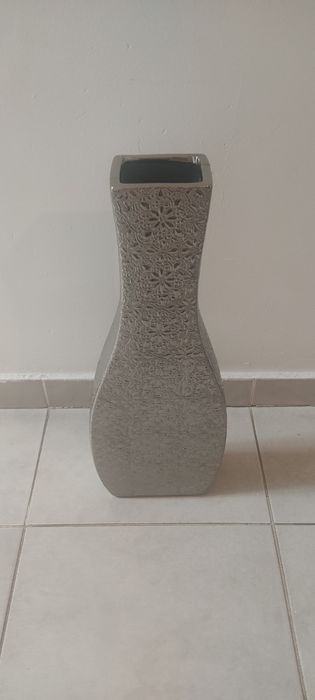 Móvel auxiliar preto