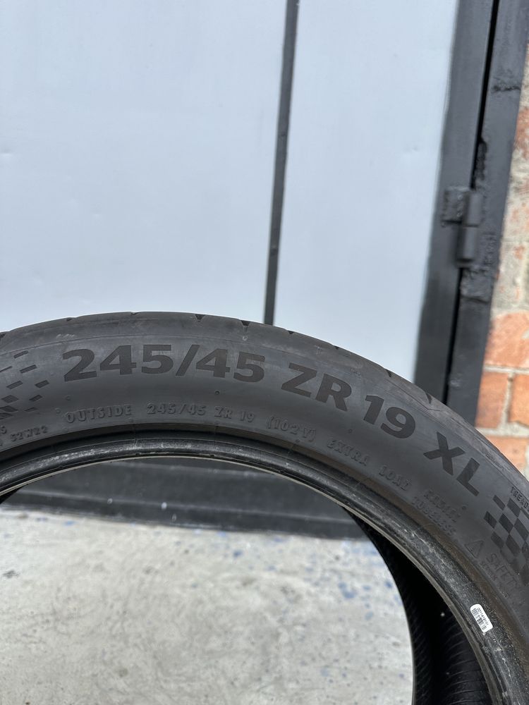 245/45/19 continental