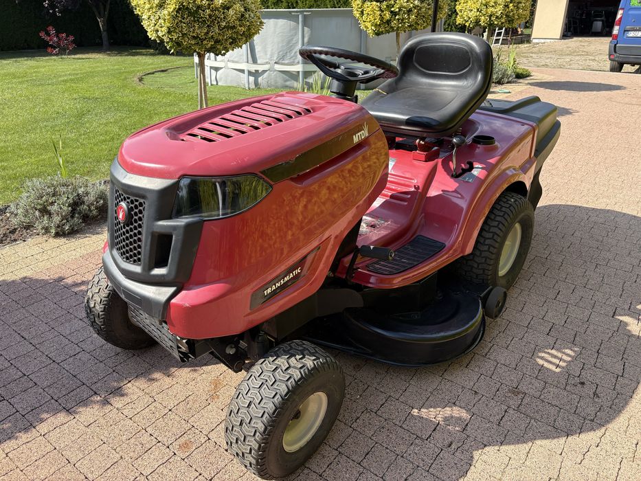 Traktorek z koszem MTD silnik B&S 13 hp.