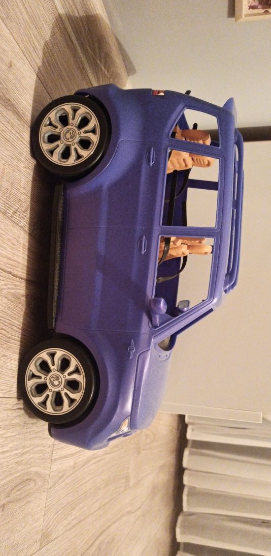 Fioletowy samochód rodzinny dla lalek Barbie
