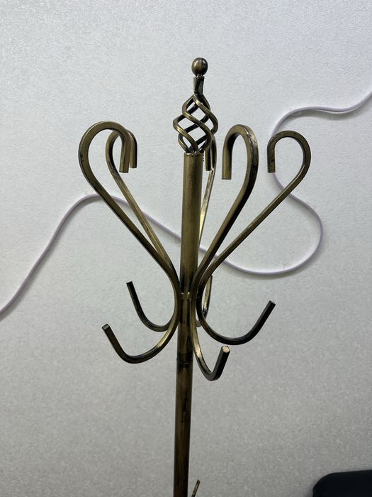 Вішалка для одягу