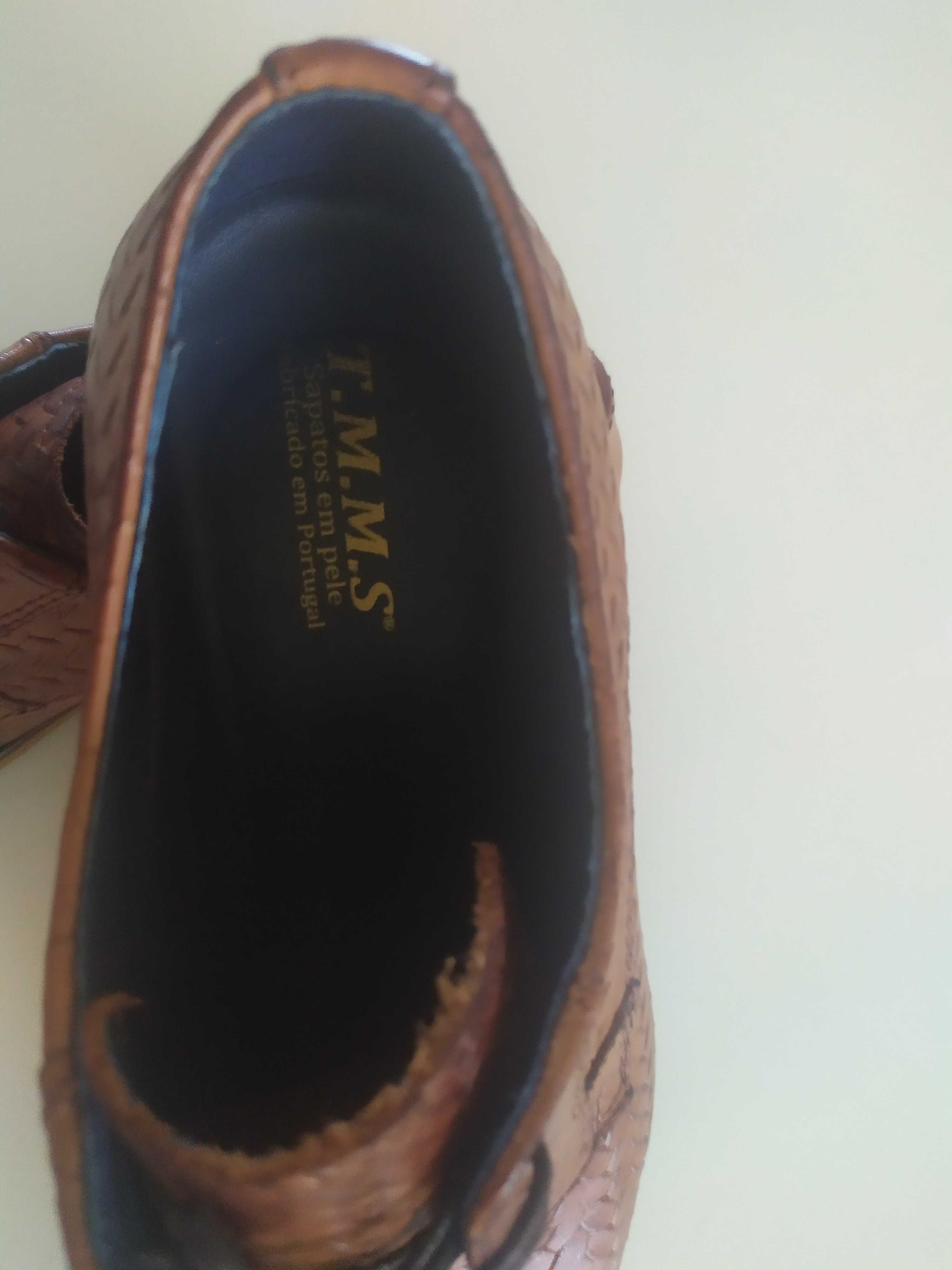 Sapatos em pele como novos