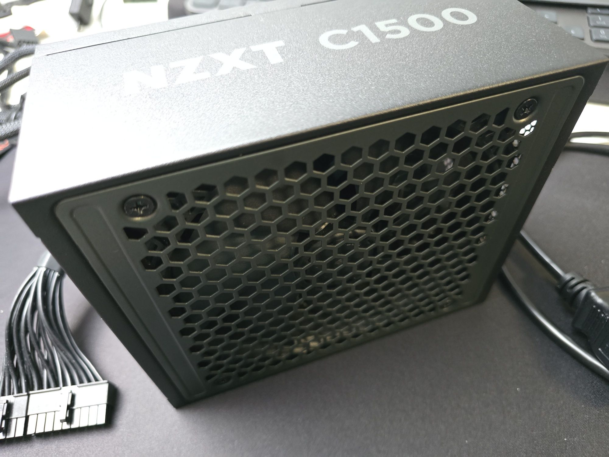Zasilacz NZXT C1500 Platinum ATX 3.1 12V-2x6 1500W 08.2024 gwar. 9 lat