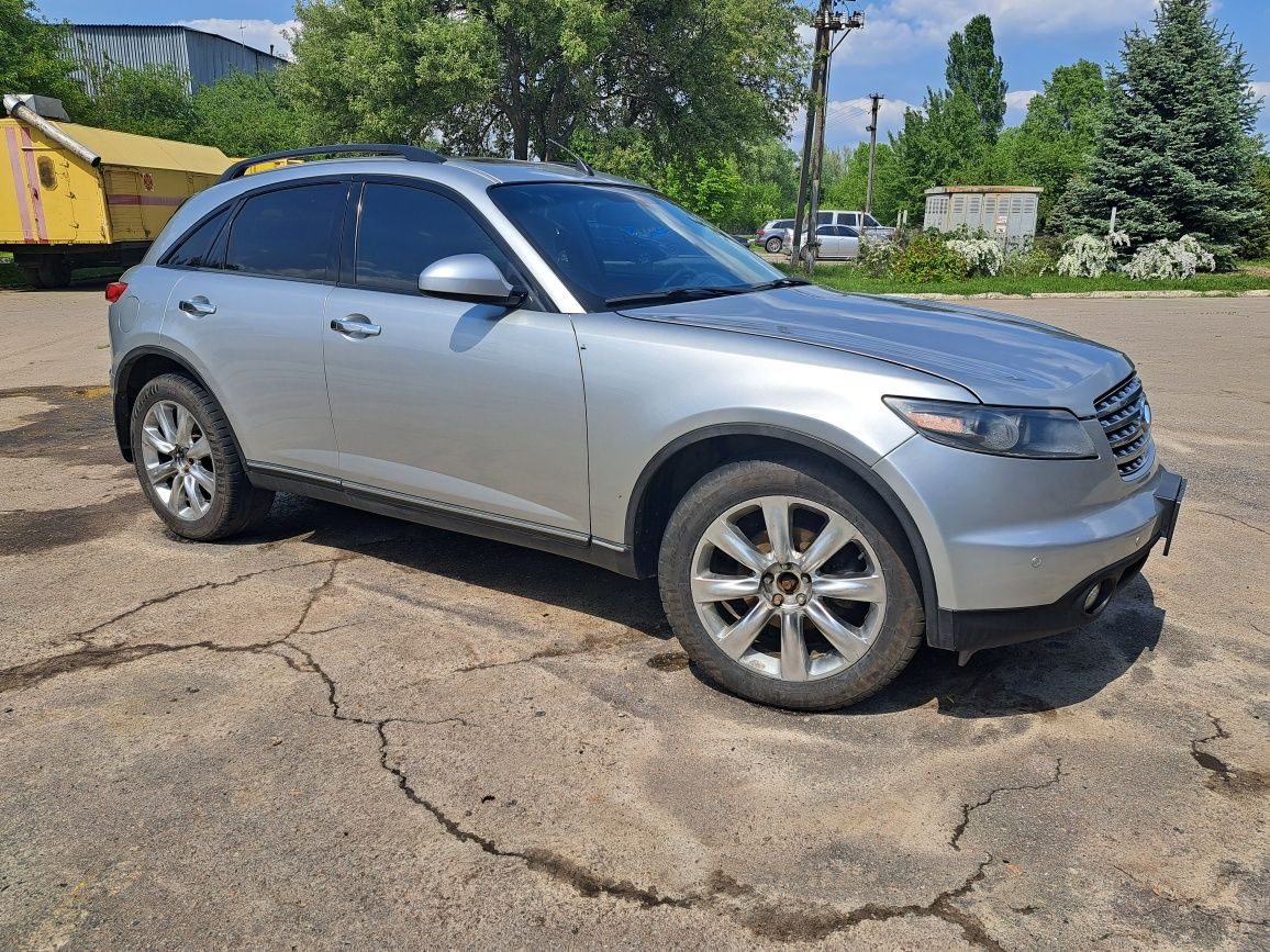 Infiniti FX45 V8