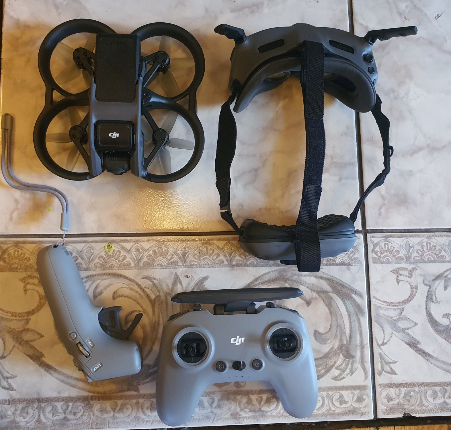 Dron DJI Avata Explorer Combo Remote Controller 2