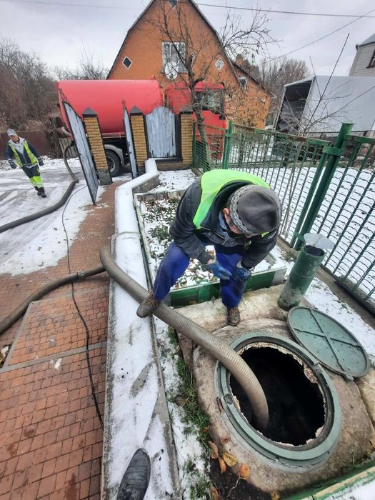 Послуги мулососа, асенізатор, чистка септика від мулу