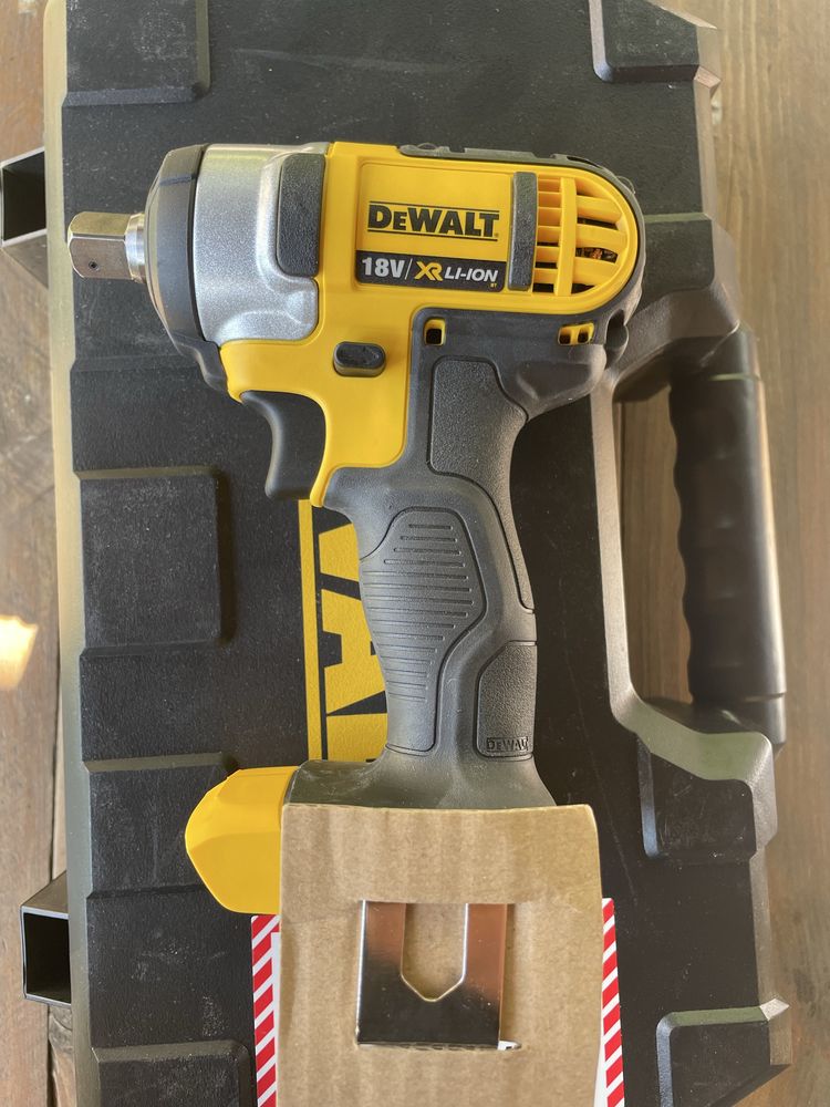 DeWALT klucz 1/2 udarowy DCF880 18V walizka