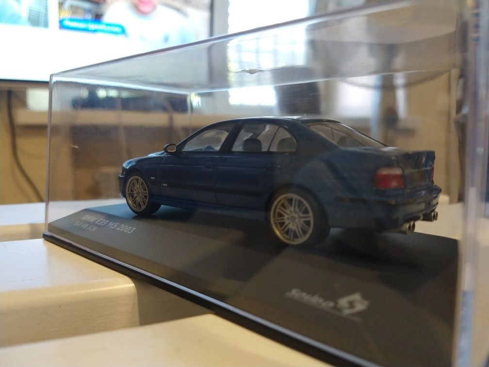 Масштабная модель автомобиля BMW E39 M5 2003 5.0 V8 32v. Solido 1:43