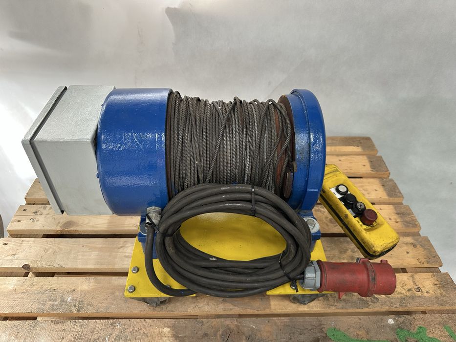 Wyciągarka Elektryczna 400V Pilot 250kg 25m