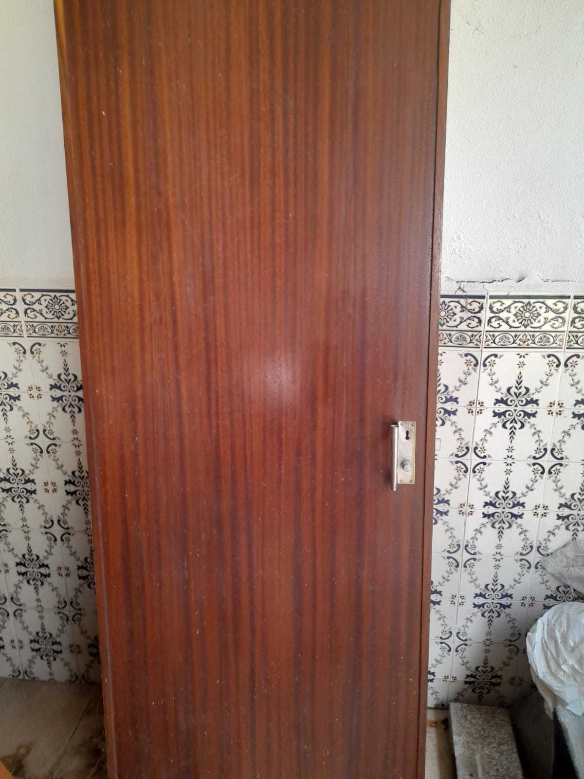 6 Portas 2.17m x 74.5cm