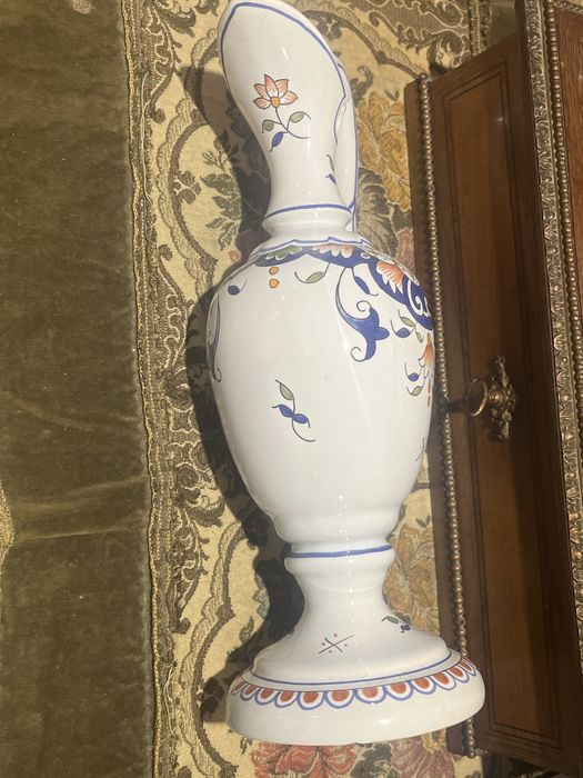 Stary dzbanek recznie malowany