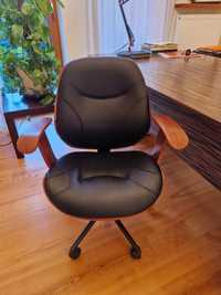 Komfortowy fotel biurowy obrotowy (orzech-czarny, skóra ekologiczna)