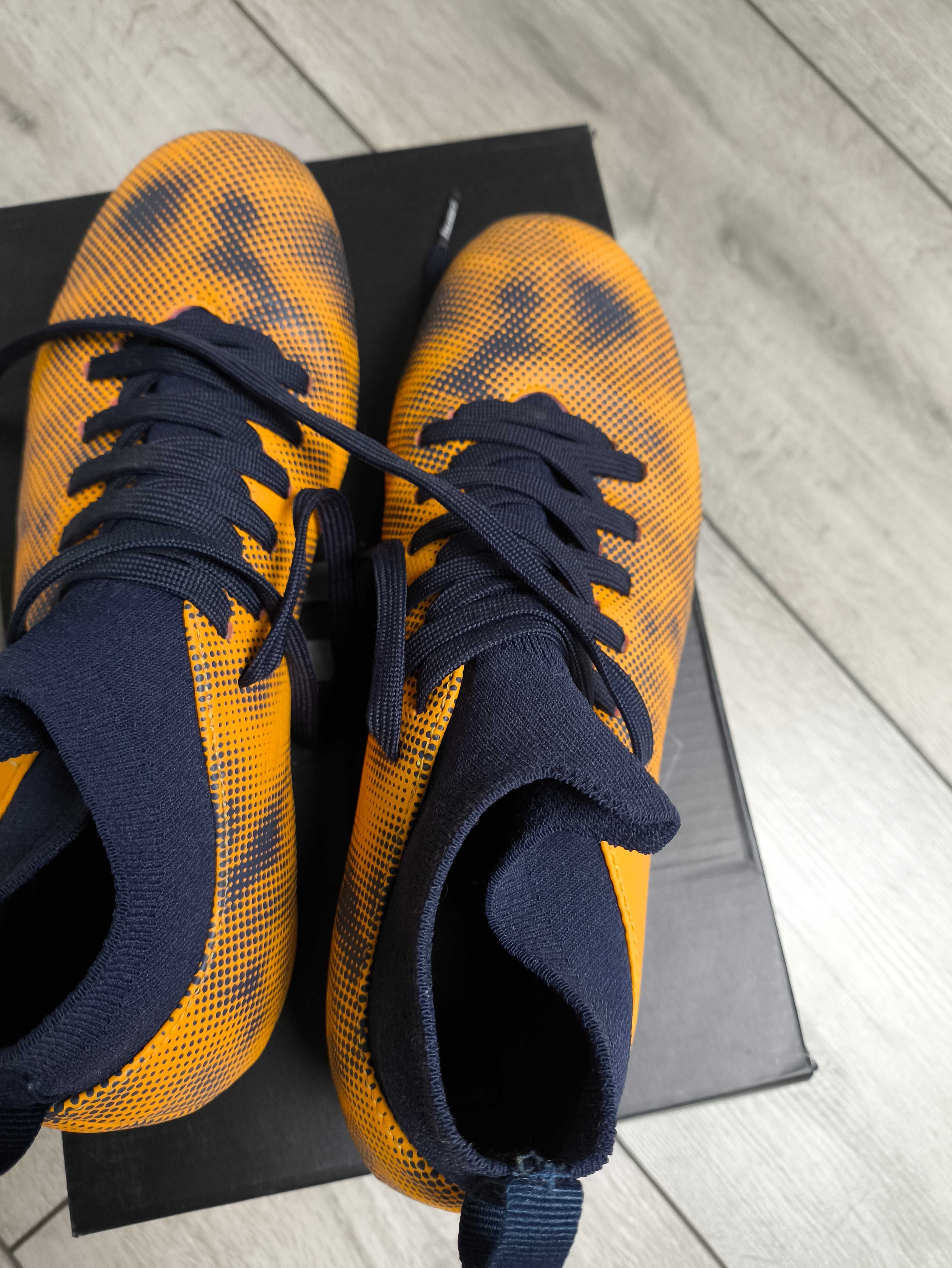 Buty piłkarskie dla chłopca