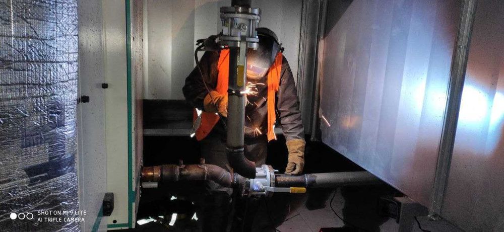 Зварювальник. Сварщик. Бригада сварщиков. Послуги.