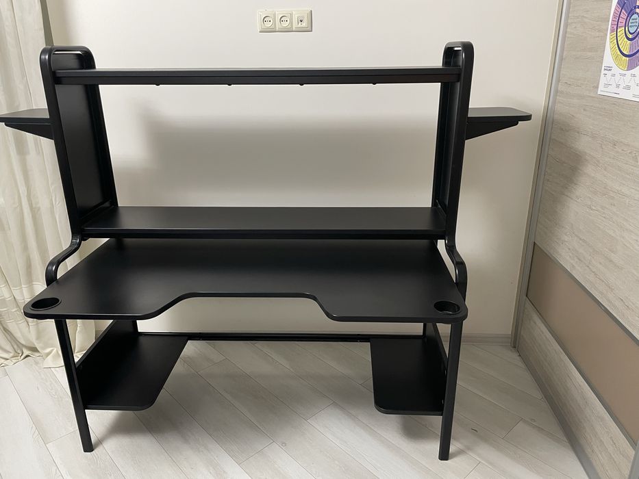 Компютерний ігровий стіл IKEA FREDDE