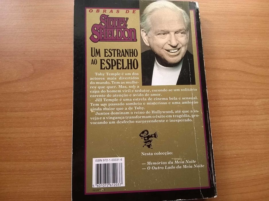 Um Estranho ao Espelho - Sidney Sheldon