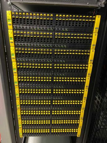 Storage | HP  - Espaço para 25 x Discos de 2.5" | COM CADDYs / Gavetas
