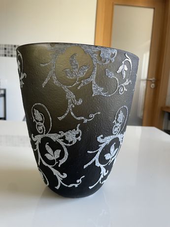 Jarra de cerâmica decorativa