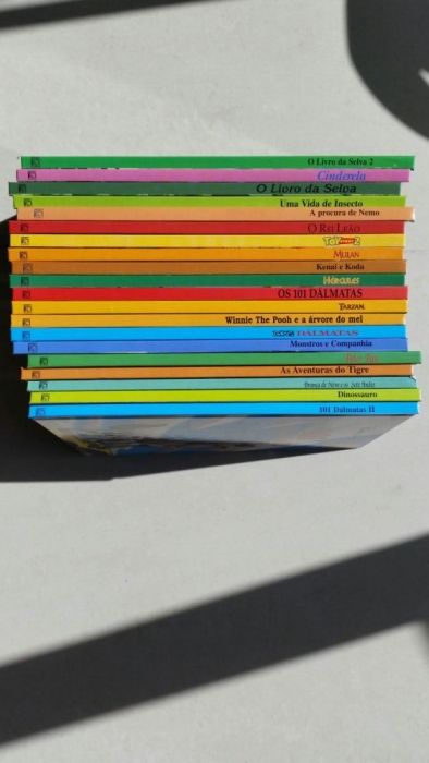 22 Livros do clube Disney + Estante