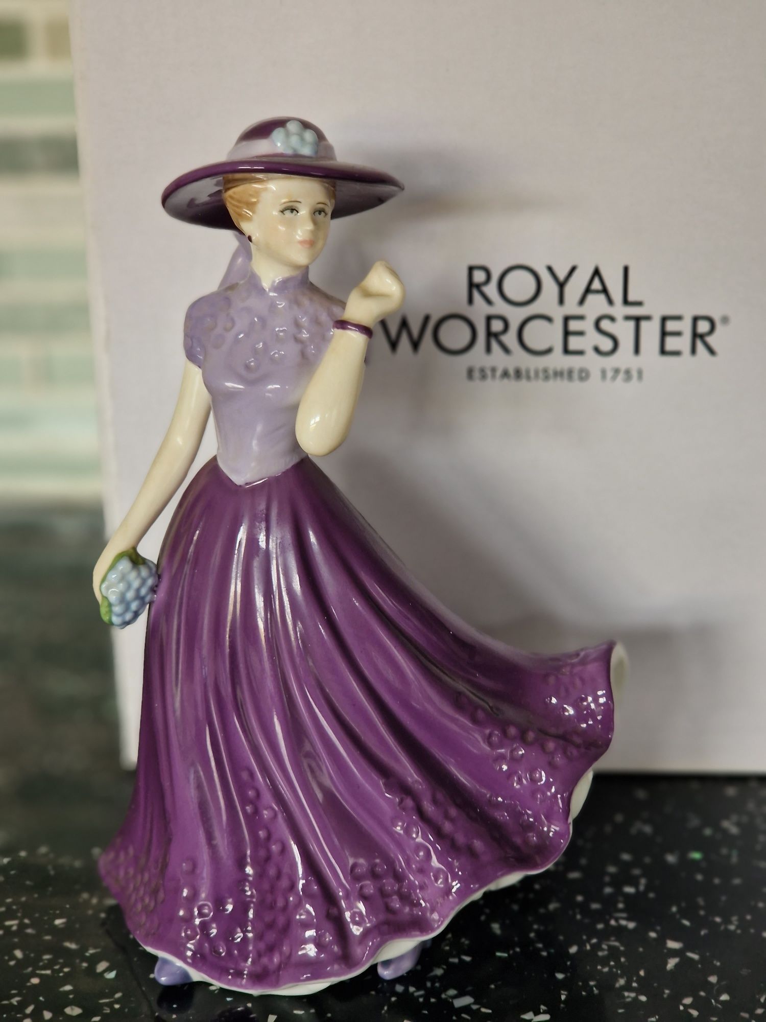#Figurka ROYAL Worcester CHARLOTTE