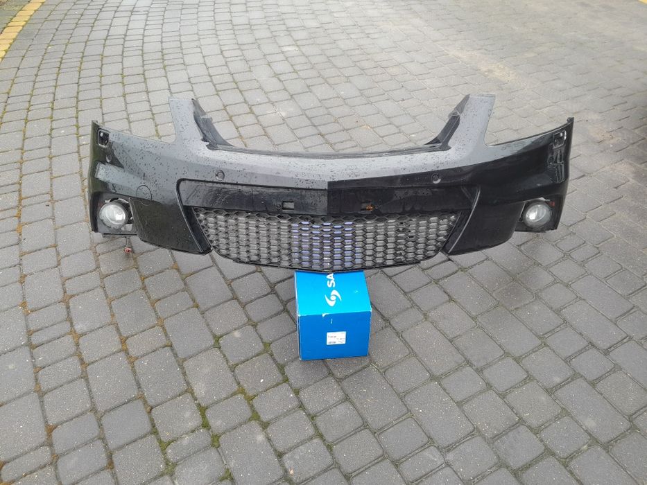 Opel Zafira B OPC Zderzak przedni przói z20R Z157 czarny Srebrny