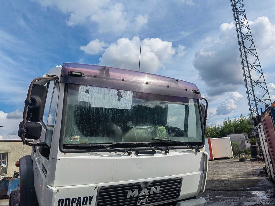 Blenda przeciwsłoneczna Man l2000