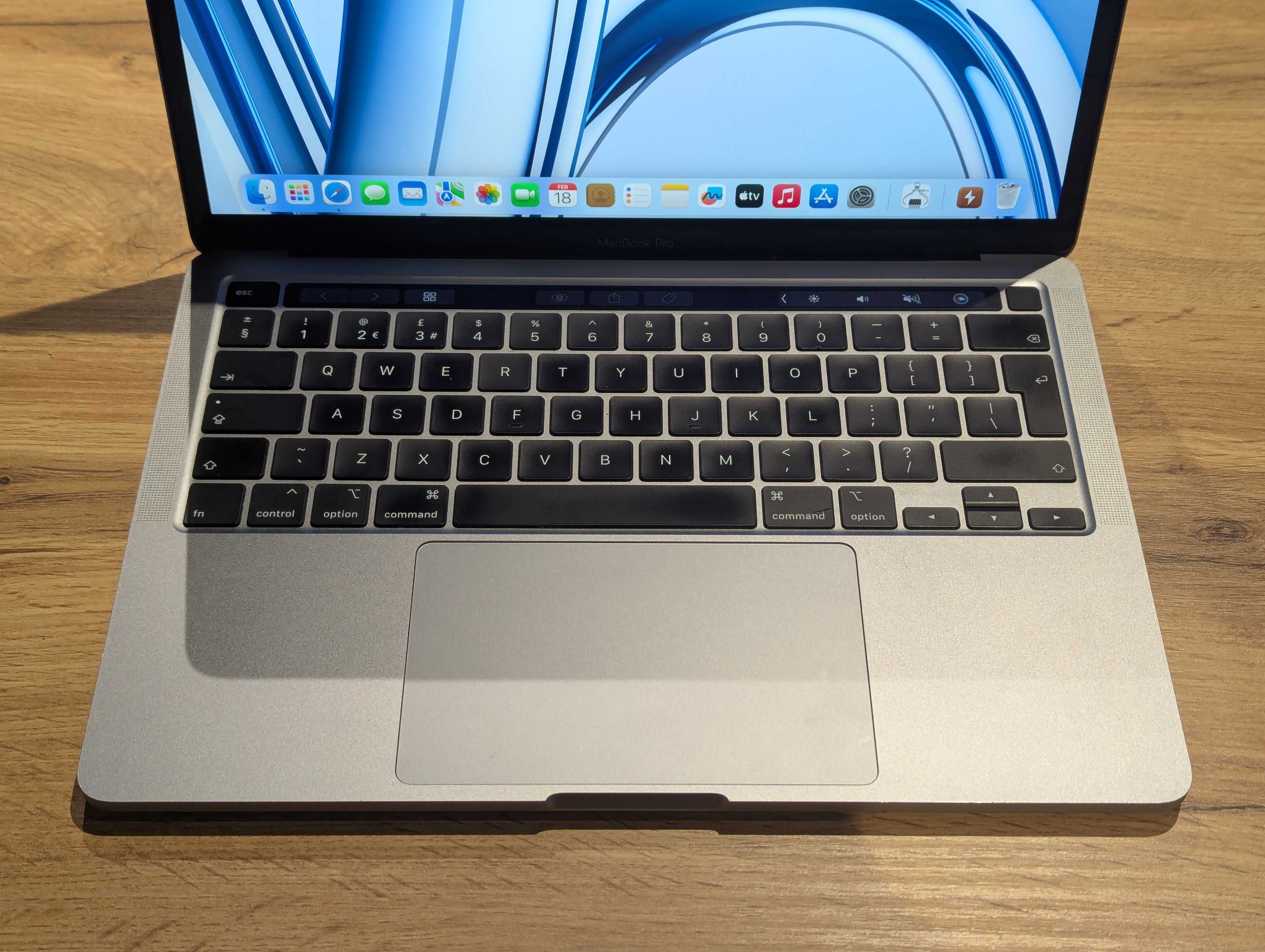 Macbook pro 13 2020 core i5 1.4ghz 8/256gb