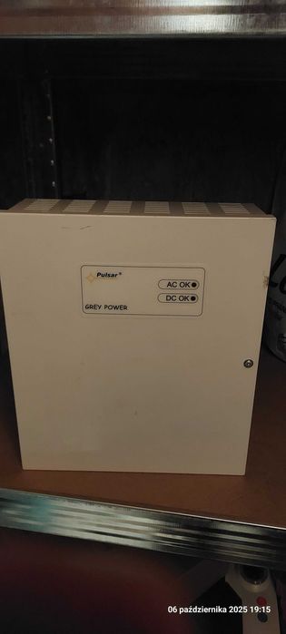 Zasilacz buforowy  liniowy PULSAR AWZ200 AWZ 13,8V/2A/7Ah/L