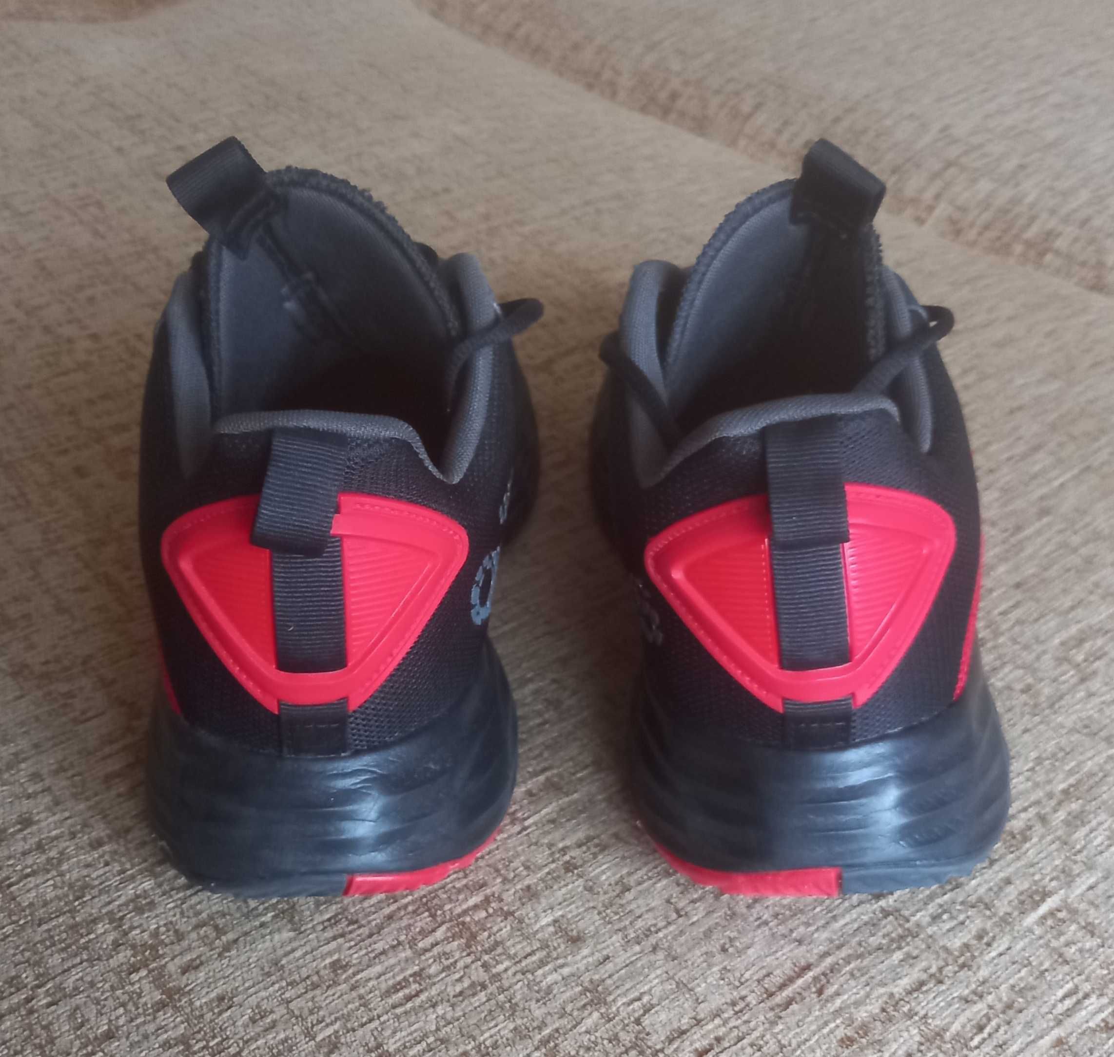 Buty Adidas Own The Game - rozmiar 47 1/3