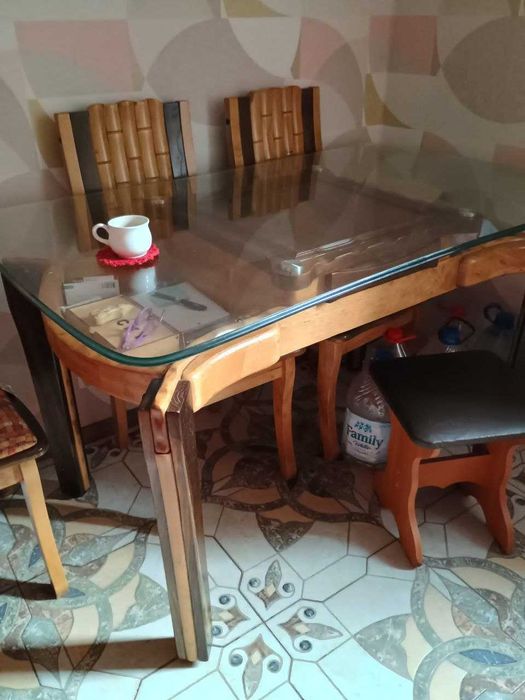 Стол и стулья натуральное дерево