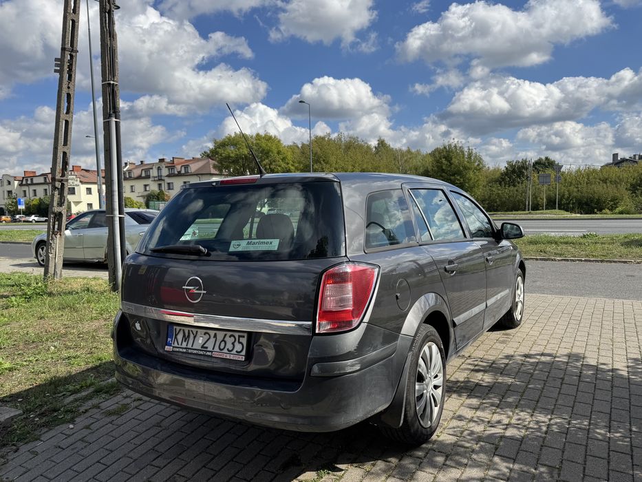 Opel Astra 1.6 benzyna 2011r - ZADBANA - Raty - Dostawa pod DOM