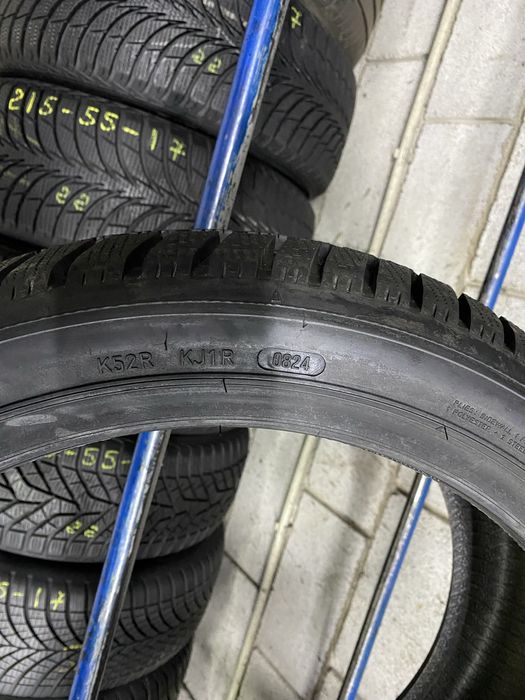 Зимові шини 235/40 R18 (95V) DUNLOP
