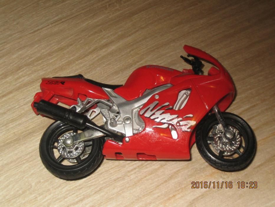bardzo fajna zabawka motocykl kawasaki oryginał