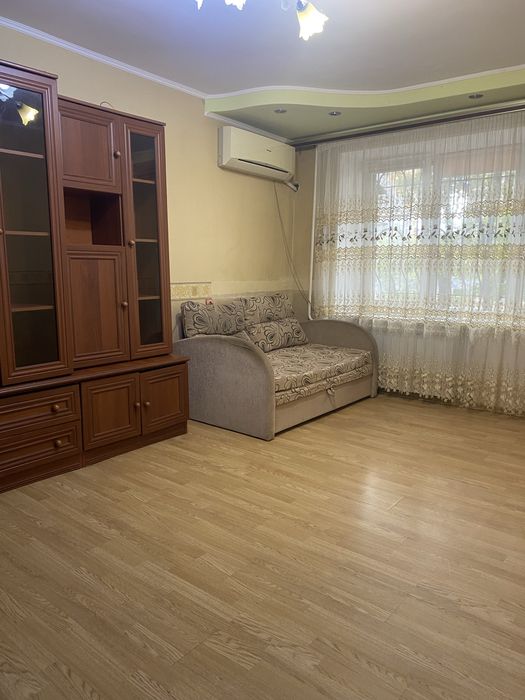 2-х ком квартира ул. Краснова / пл. Толбухина - 36000$