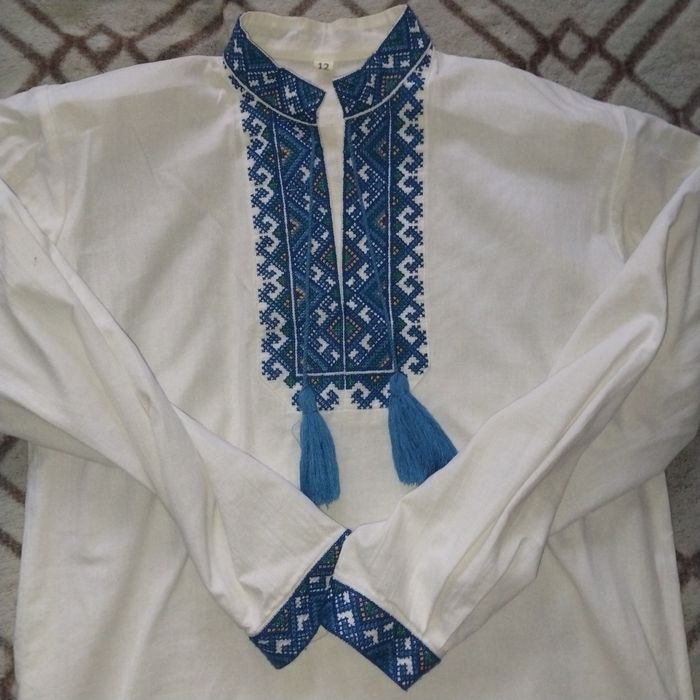 Продам вишиванку на хлопчика