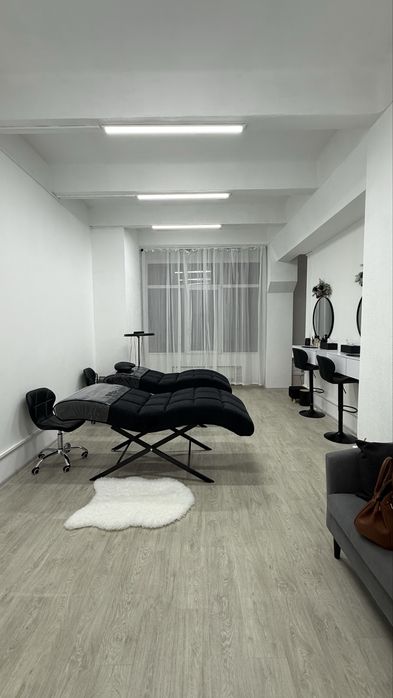 Оренда місця бровиста, лешмейкера