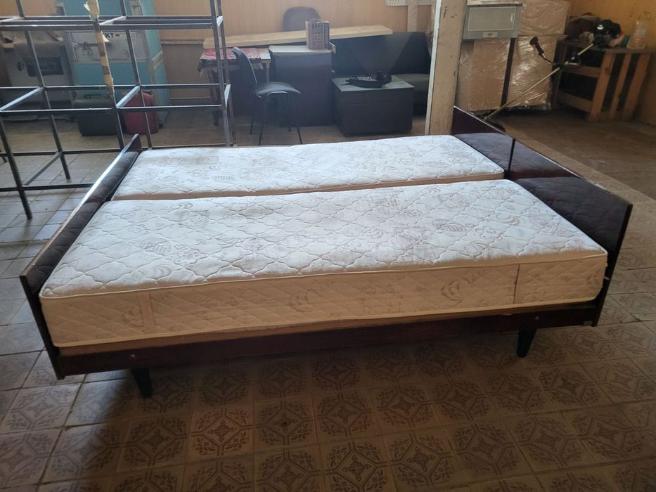 Ліжко з ортопедичним матрацом