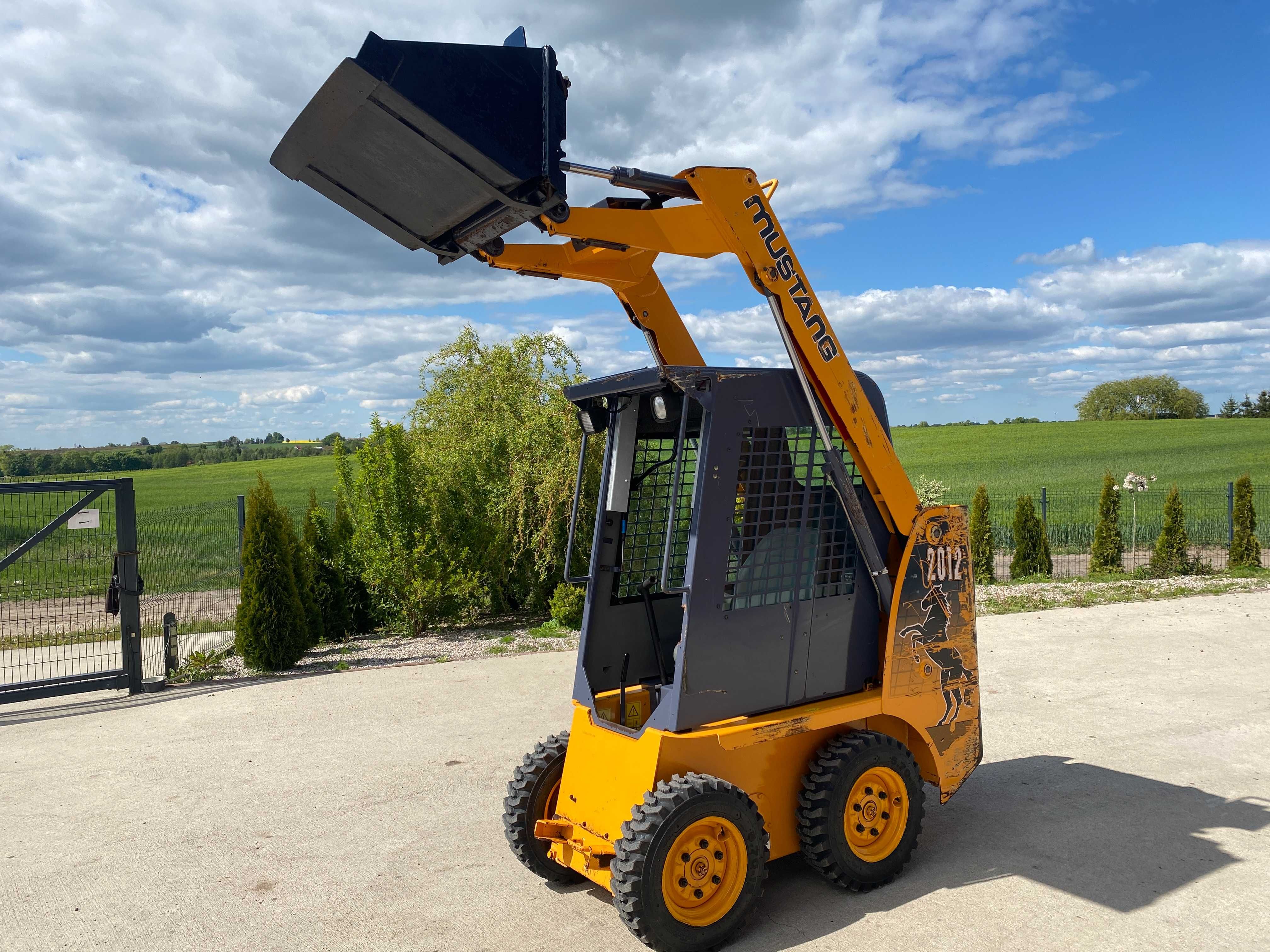 ŁADOWARKA MUSTANG 2012 KROKODYL ŁYŻKA Jak nowy bobcat nev holland jcb