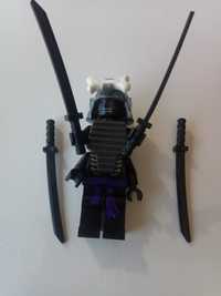 Figurka LEGO Ninjago Lord Garmadon Łęgach broń 4 miecze