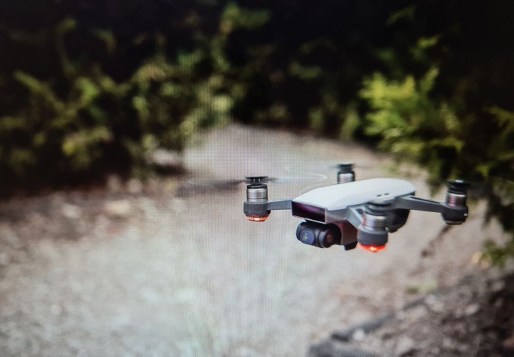 Drone DGI Spark + 2 Baterias + Comando