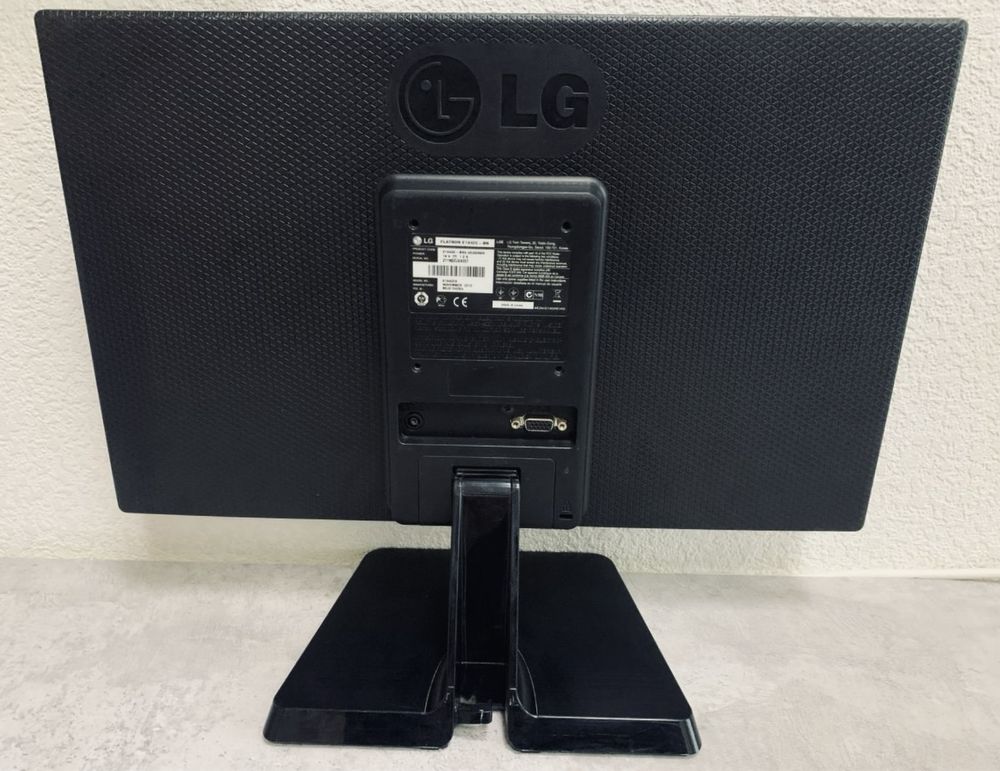 Монитор LG Electronics E1942C-BN (Диагональ 18.5")