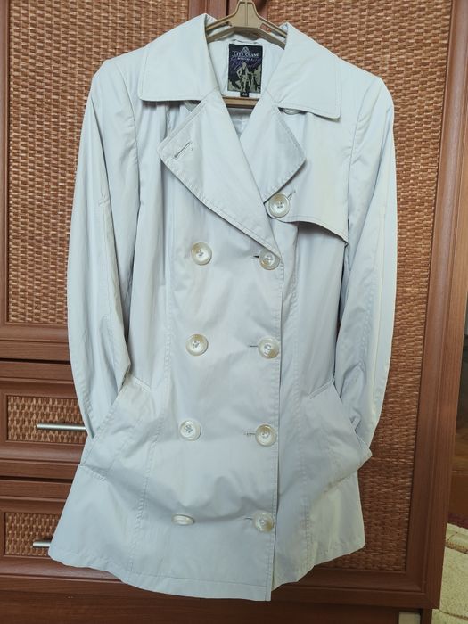 Плащ весняний жіночий