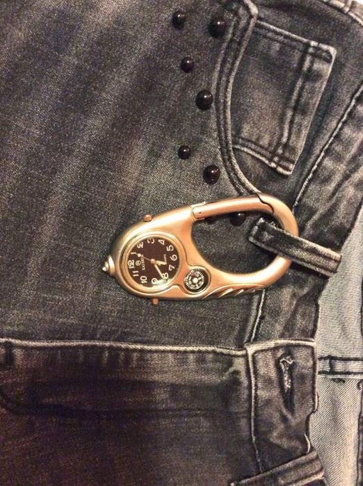 Многофункциональный часы карабин компас