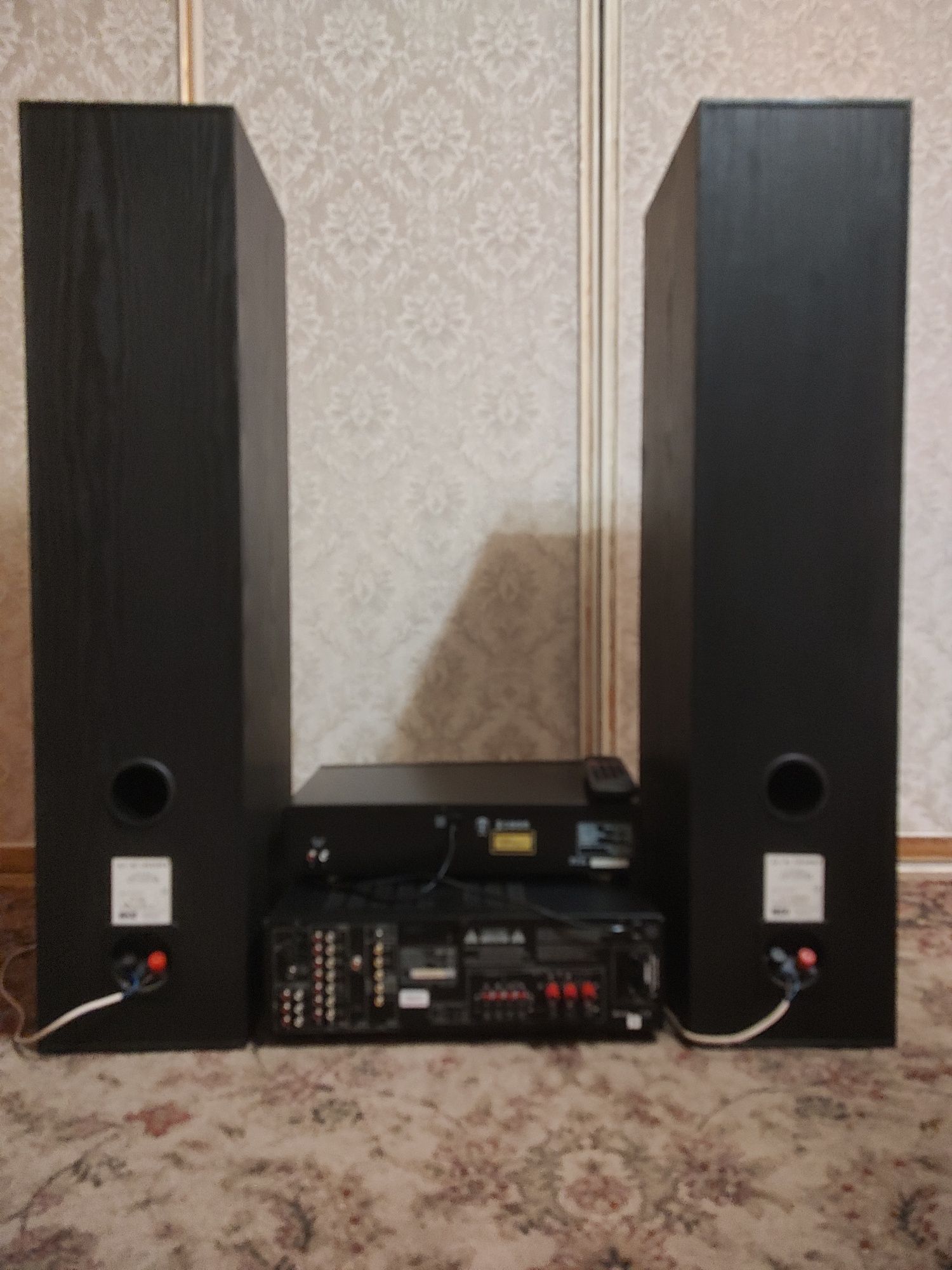 Denon CD DCD-660, Denon Amplituner AVR-1601, Kolumny HECO, pilot