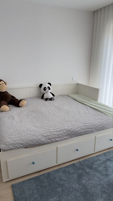 Cama hemmes Ikea com colchoes