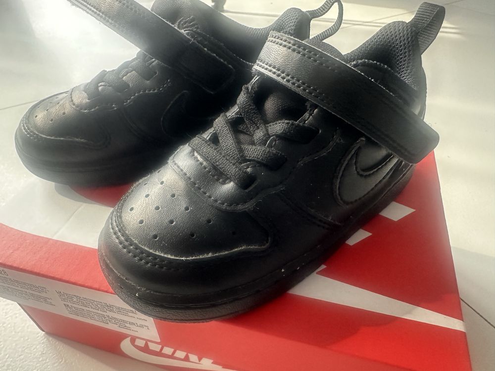 Buciki sportowe NIKE rozm. 25