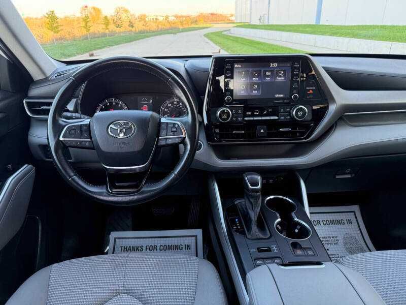 2021 Toyota Highlander LE
