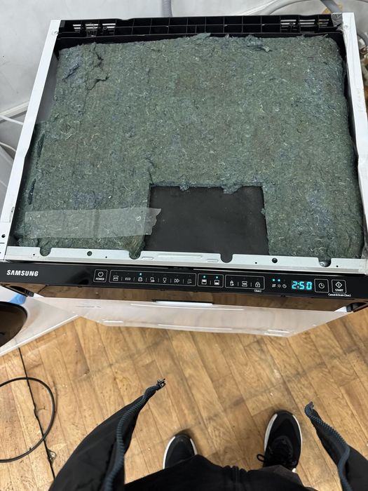 Посудомийна машина Samsung