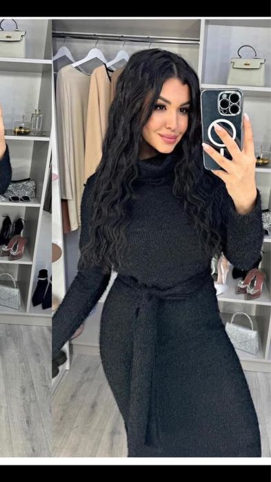 Плаття під пояс.