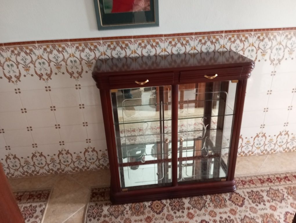 Vendo Cristaleira